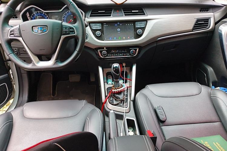 Used Geely Auto Vision X3 2017 1.5L Automatic Luxury Model Center Console
