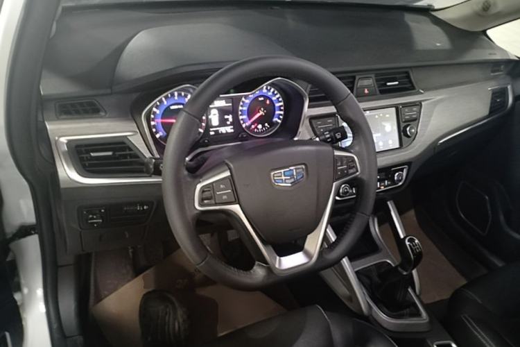 Used Geely Auto Vision X3 2017 1.5L Manual Luxury Model Center Console