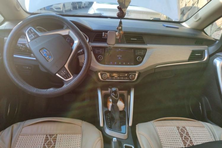 Used Geely Auto Vision X3 2017 1.5L Automatic Luxury Model Center Console