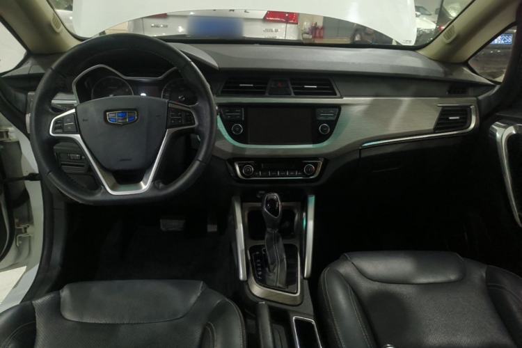 Used Geely Auto Vision X3 2017 1.5L Automatic Elite Model Center Console
