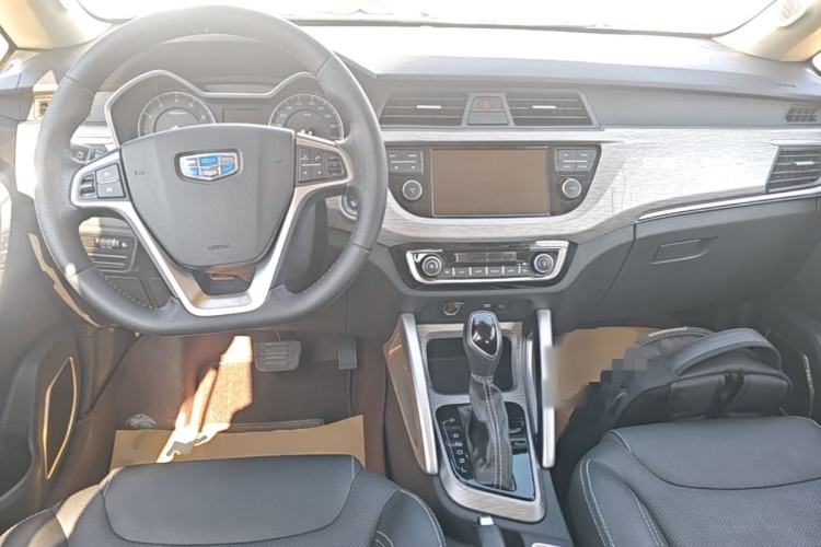 Used Geely Auto Vision X3 2017 1.5L Automatic Luxury Model Center Console