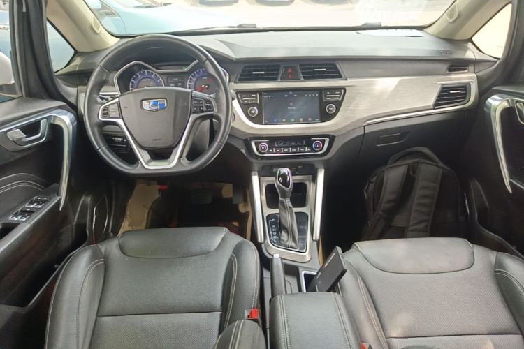 Used Geely Auto Vision X3 2017 1.5L Automatic Elite Model Center Console