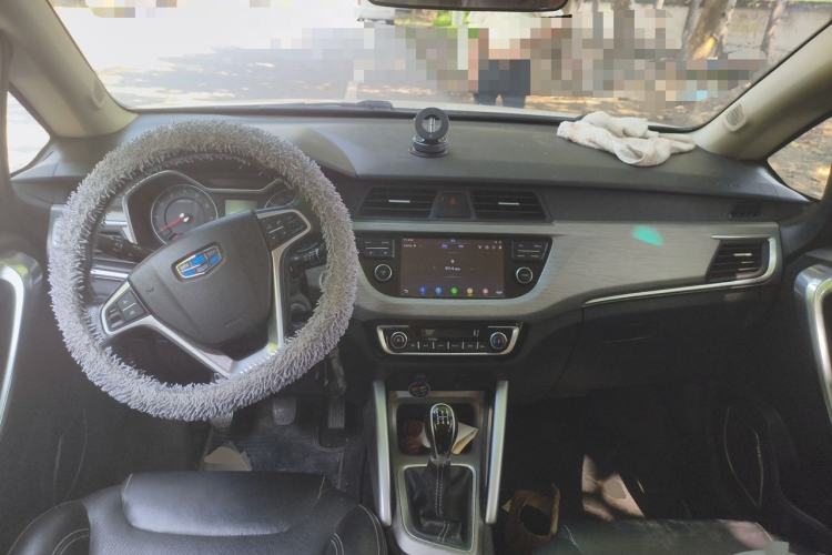 Used Geely Auto Vision X3 2017 1.5L Manual Luxury Model Center Console