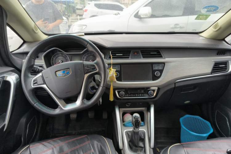 Used Geely Auto Vision X3 2017 1.5L Manual Luxury Model Center Console