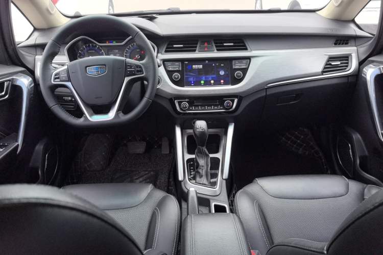 Used Geely Auto Vision X3 2017 1.5L Automatic Elite Model Center Console