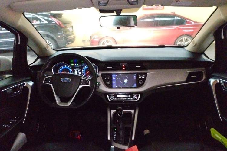 Used Geely Auto Vision X3 2017 1.5L Automatic Elite Model Center Console