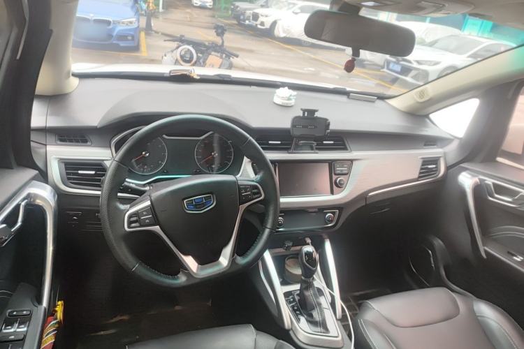 Used Geely Auto Vision X3 2017 1.5L Automatic Luxury Model Center Console