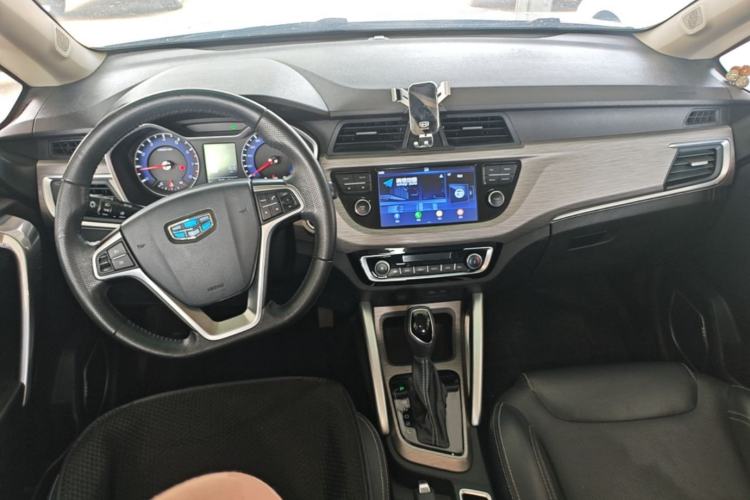 Used Geely Auto Vision X3 2017 1.5L Automatic Elite Model Center Console
