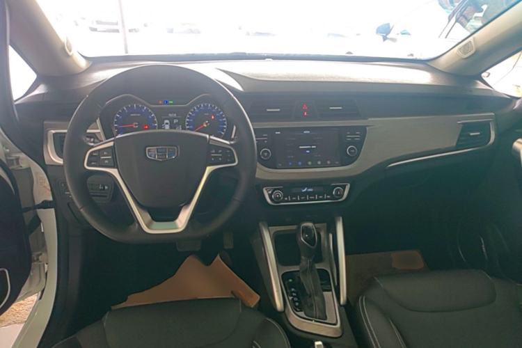 Used Geely Auto Vision X3 2017 1.5L Automatic Luxury Model Center Console