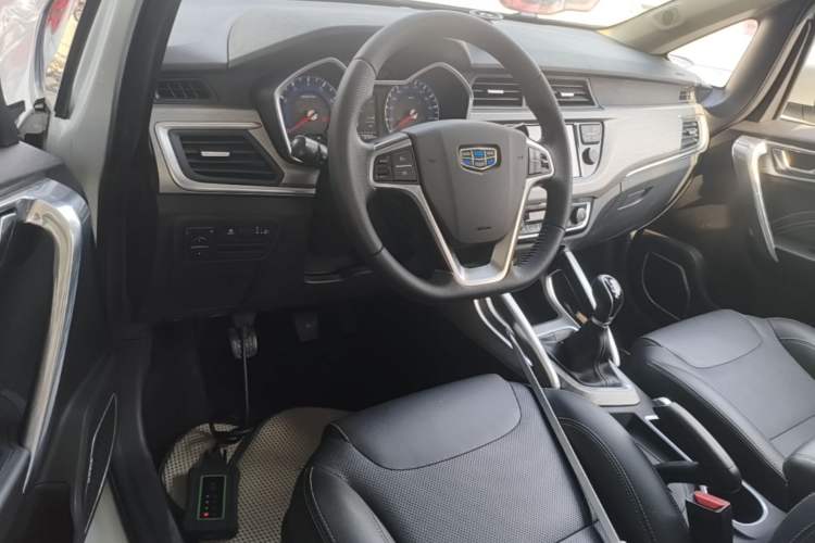 Used Geely Auto Vision X3 2017 1.5L Manual Luxury Model Center Console