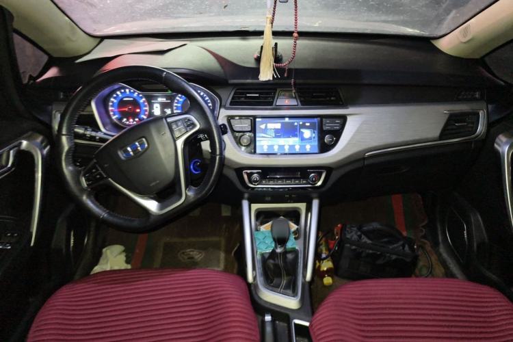 Used Geely Auto Vision X3 2017 1.5L Manual Luxury Model Center Console