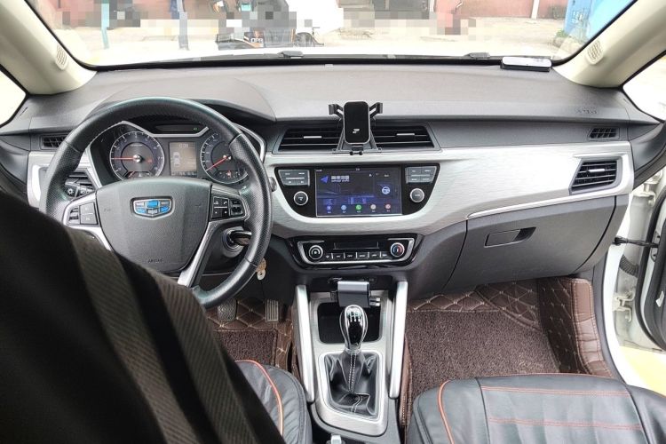 Used Geely Auto Vision X3 2017 1.5L Manual Luxury Model Center Console