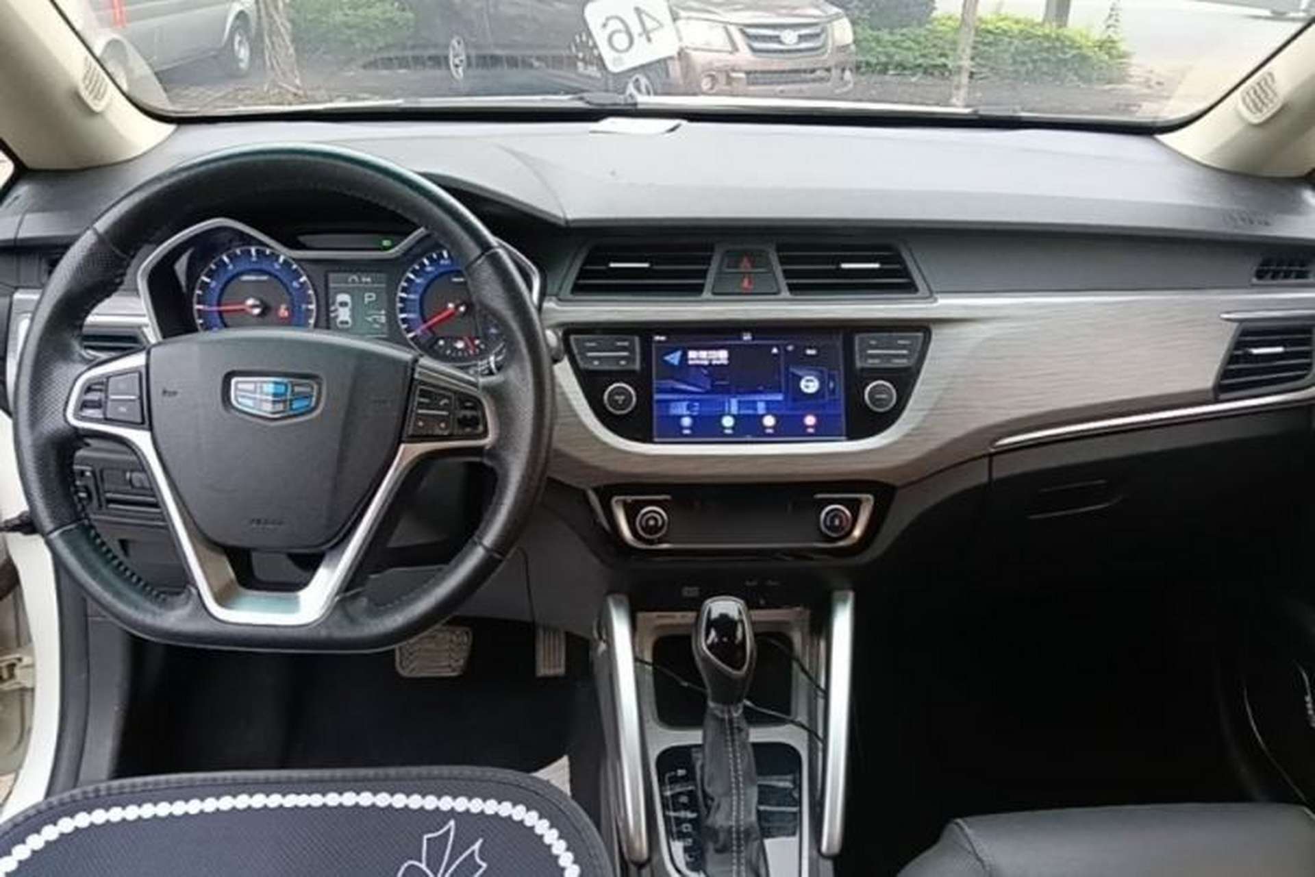 Used Geely Auto Vision X3 2017 1.5L Automatic Elite Model Center Console