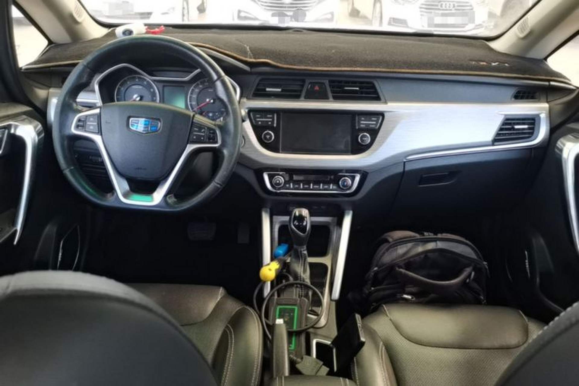 Used Geely Auto Vision X3 2017 1.5L Automatic Elite Model Center Console