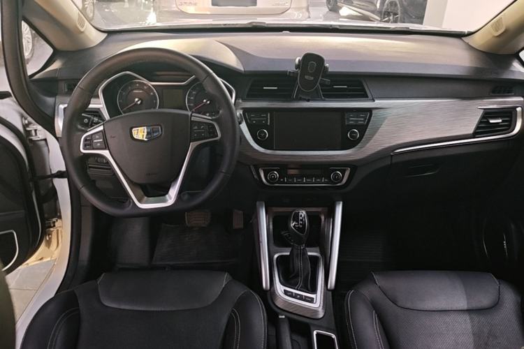 Used Geely Auto Vision X3 2017 1.5L Automatic Luxury Model Center Console