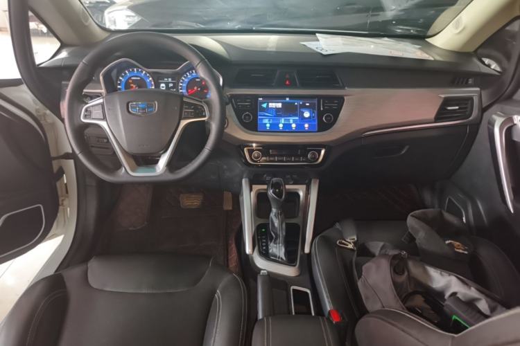 Used Geely Auto Vision X3 2017 1.5L Automatic Elite Model Center Console