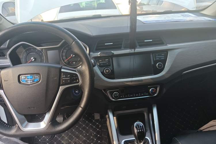 Used Geely Auto Vision X3 2017 1.5L Manual Luxury Model Center Console