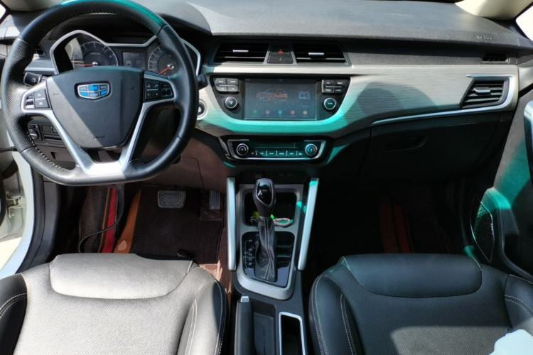 Used Geely Auto Vision X3 2017 1.5L Automatic Luxury Model Center Console
