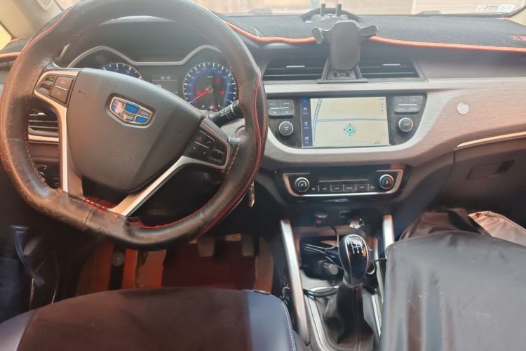 Used Geely Auto Vision X3 2017 1.5L Manual Luxury Model Center Console