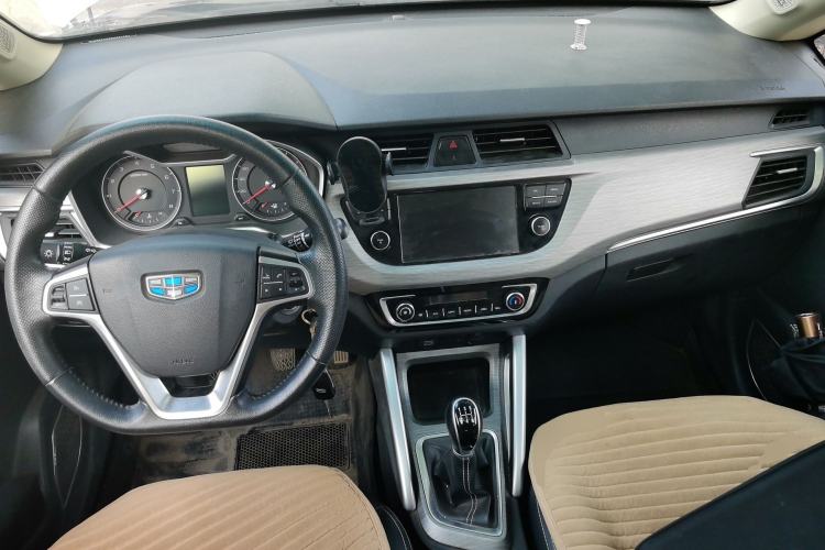 Used Geely Auto Vision X3 2017 1.5L Manual Luxury Model Center Console