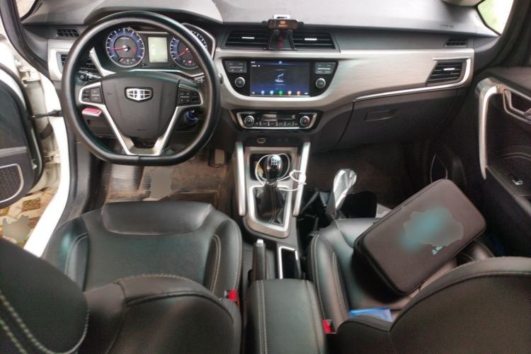 Used Geely Auto Vision X3 2017 1.5L Manual Luxury Model Center Console