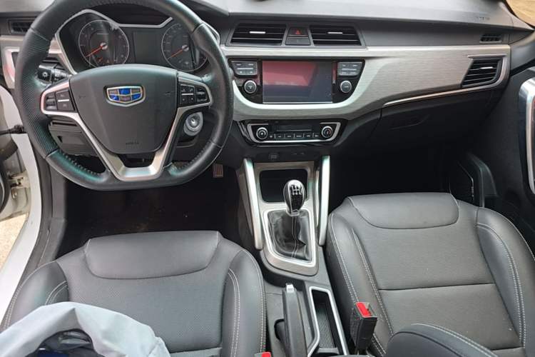 Used Geely Auto Vision X3 2017 1.5L Manual Luxury Model Center Console