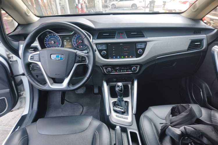Used Geely Auto Vision X3 2017 1.5L Automatic Luxury Model Center Console