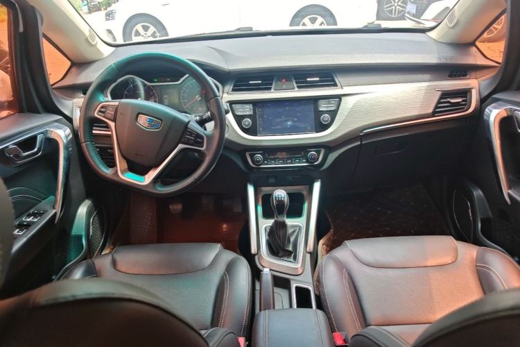 Used Geely Auto Vision X3 2017 1.5L Manual Elite Model Center Console