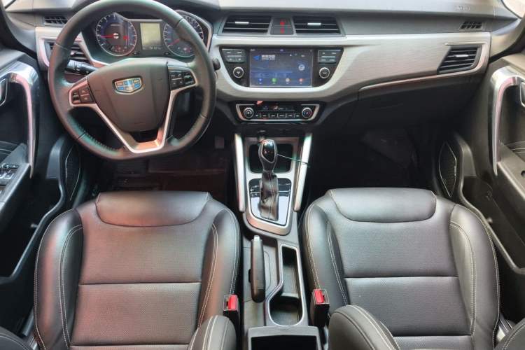 Used Geely Auto Vision X3 2017 1.5L Automatic Elite Model Center Console