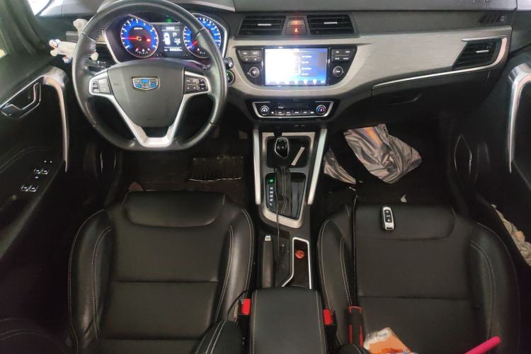 Used Geely Auto Vision X3 2017 1.5L Automatic Elite Model Center Console