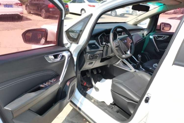Used Geely Auto Vision X3 2017 1.5L Manual Elite Model Driver Seat