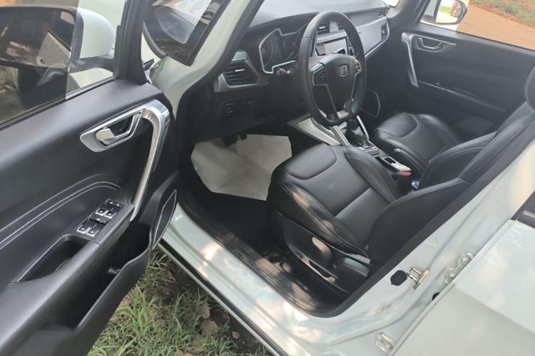 Used Geely Auto Vision X3 2017 1.5L Automatic Luxury Model Driver Seat