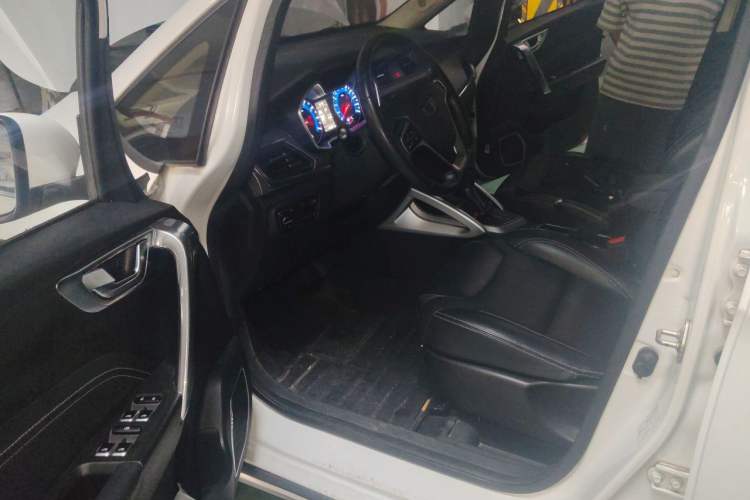 Used Geely Auto Vision X3 2017 1.5L Automatic Elite Model Driver Seat