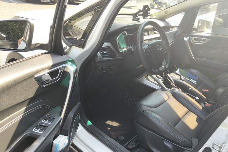 Used Geely Auto Vision X3 2017 1.5L Automatic Luxury Model Driver Seat