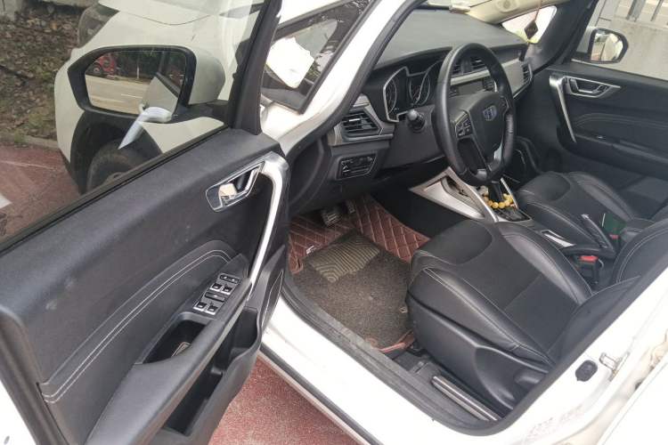 Used Geely Auto Vision X3 2017 1.5L Automatic Elite Model Driver Seat