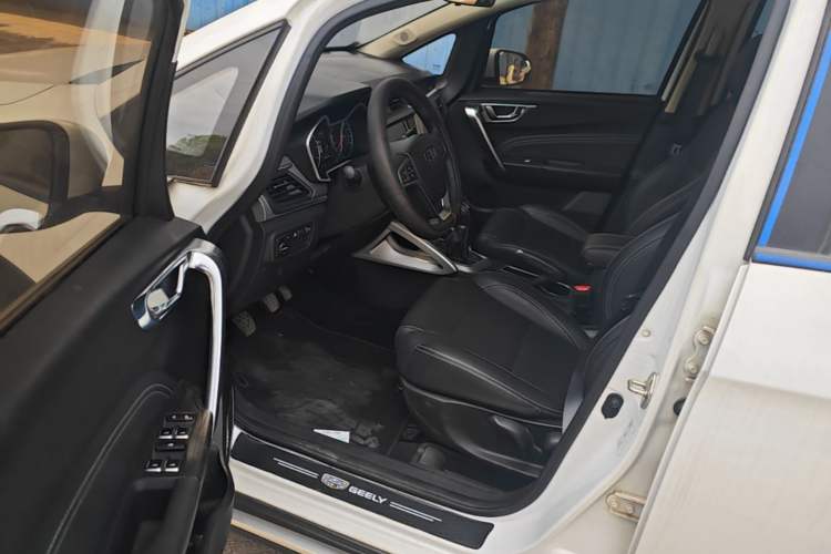 Used Geely Auto Vision X3 2017 1.5L Manual Luxury Model Driver Seat