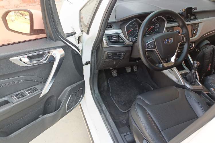Used Geely Auto Vision X3 2017 1.5L Manual Luxury Model Driver Seat