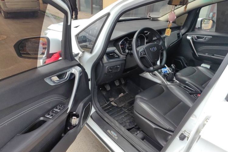 Used Geely Auto Vision X3 2017 1.5L Manual Elite Model Driver Seat