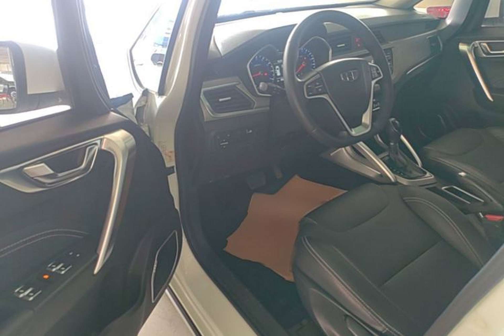 Used Geely Auto Vision X3 2017 1.5L Automatic Luxury Model Driver Seat