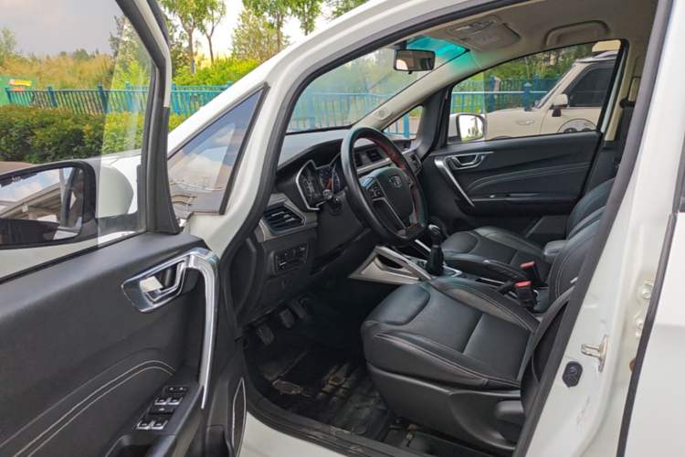 Used Geely Auto Vision X3 2017 1.5L Manual Elite Model Driver Seat