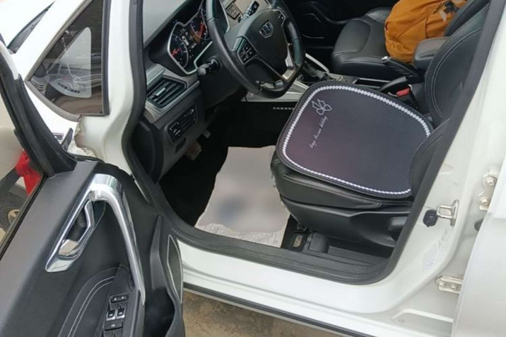 Used Geely Auto Vision X3 2017 1.5L Automatic Elite Model Driver Seat