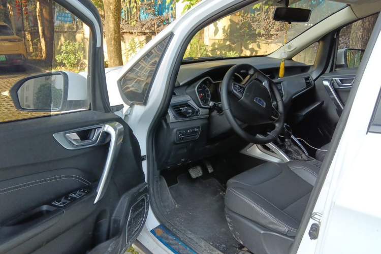 Used Geely Auto Vision X3 2017 1.5L Automatic Elite Model Driver Seat