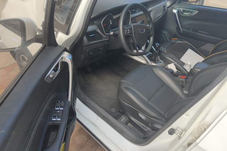 Used Geely Auto Vision X3 2017 1.5L Manual Luxury Model Driver Seat