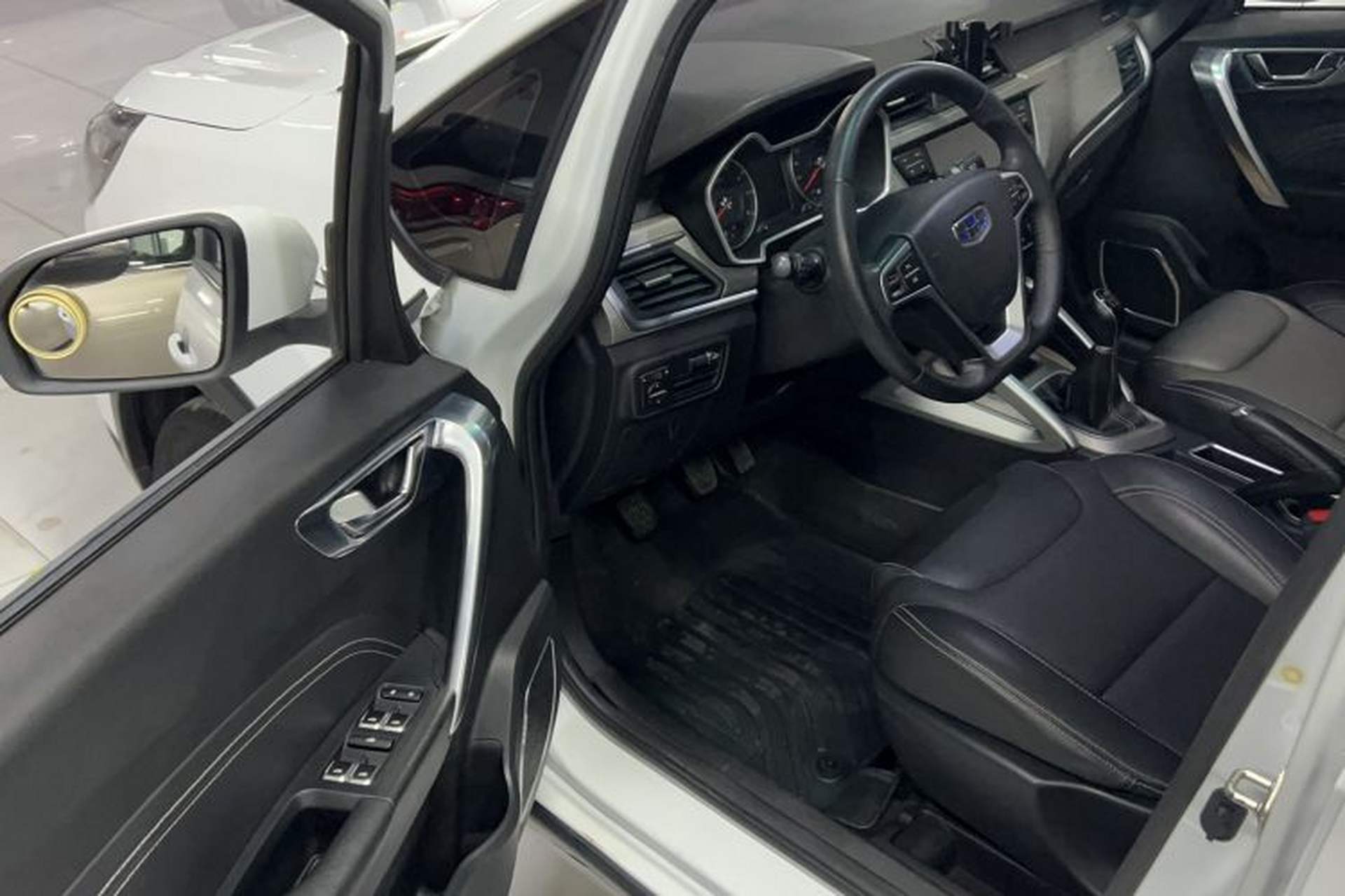 Used Geely Auto Vision X3 2017 1.5L Manual Elite Model Driver Seat