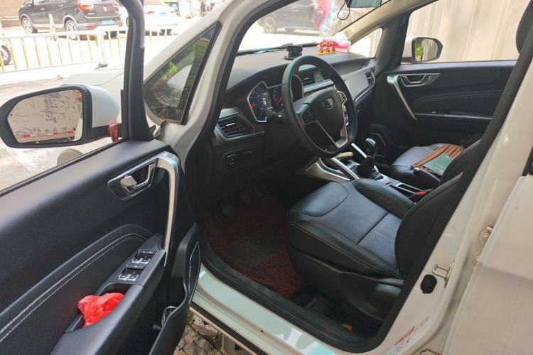 Used Geely Auto Vision X3 2017 1.5L Manual Elite Model Driver Seat