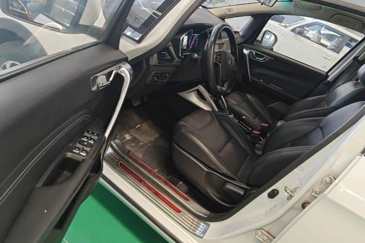 Used Geely Auto Vision X3 2017 1.5L Automatic Elite Model Driver Seat