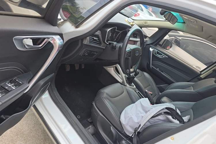 Used Geely Auto Vision X3 2017 1.5L Manual Luxury Model Driver Seat