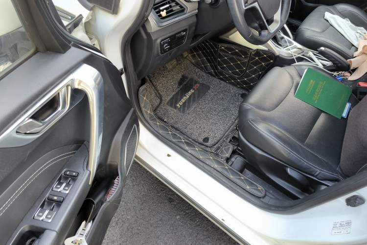 Used Geely Auto Vision X3 2017 1.5L Automatic Elite Model Driver Seat
