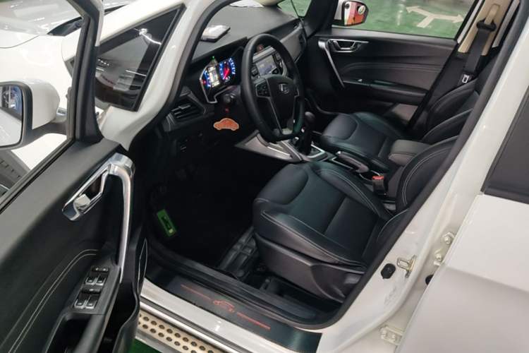 Used Geely Auto Vision X3 2017 1.5L Manual Elite Model Driver Seat