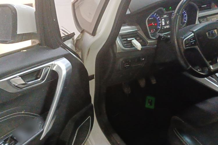 Used Geely Auto Vision X3 2017 1.5L Manual Luxury Model Driver Seat